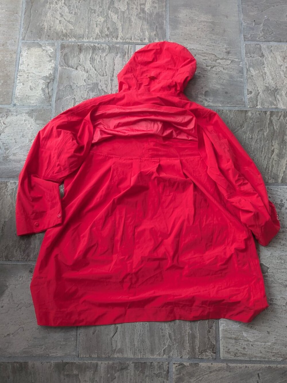 Lululemon Team Canada Women's Rain Poncho - Picture 4 of 6